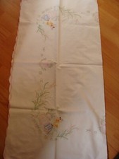 Ostertischdecke  ca. 76x80cm  mit Stickmuster