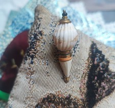 Langani Anstecknadel