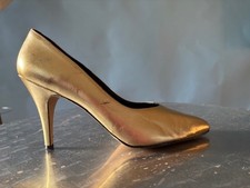 goldfarbene Pumps in Grösse 40, 8cm Absatz für ein Feierbiest