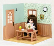 Puppenhaus zum Zusammenbau mit Tür, Fenster und Wandtapete aus Japan, 21 x 21 cm