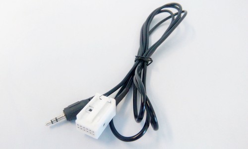 Aux adapter passend - in, für