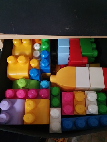 Große kiste voll megabloks - große,