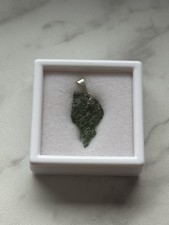 Natürlicher Moldavit Rohstein