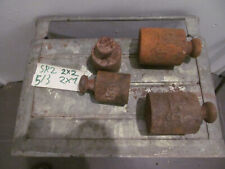 4 rostige Gewichte f