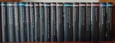 18 Bände der Serie "Krimi