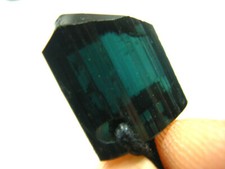 Erstklassiger, seltener blauer TURMALIN Kristall ( INDIGOLITH ) gebohrt, am Band