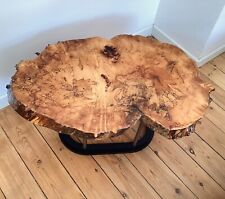 Fantastischer Tisch aus einer Baumscheibe veredelt mit Epoxidharz. 75cm x 46cm
