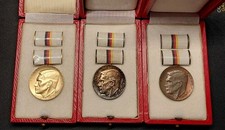 3 alte DDR Medaillen "Dr.- Theodor -Neubauer -Medaille " 1.Satz