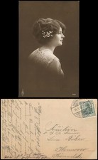 Menschen Soziales Leben Frauen-Porträtkarte Frau mit Haarschmuck 1913