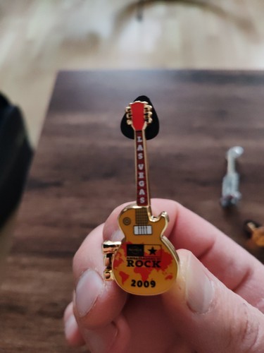 Hard rock cafe pin - hard,