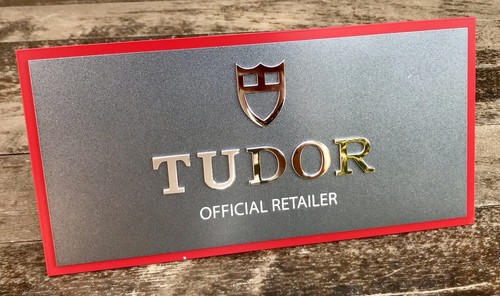 Tudor display offizieller - display,