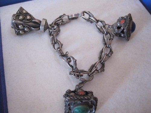 Antikes bettelarmband charm - antikes,