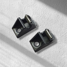 2x Nissan Micra K11 Hutablage Halterung Clipper Halter Kofferraum Verkleidung