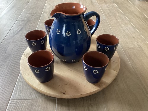 Saftkrug mit bechern - saftkrug,