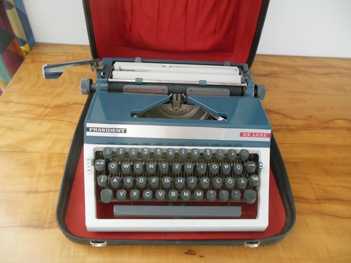 Schreibmaschine - ,