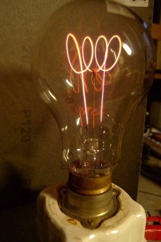 Alte kohlefadenlampe zur deko - zur,