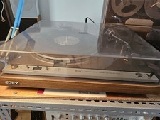Hochwertiger Sony Plattenspieler SP 5550 mit Holzgehäuse aus den70er Jahren