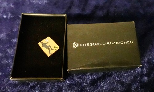 Dfb fussball abzeichen pin - fussball-abzeichen, je