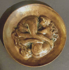 Bronzeschale zwei Frauen beim