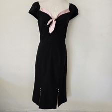 Stop Staring schwarz Retro Pin