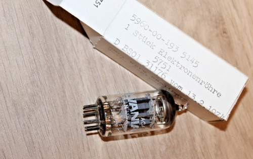 5751 ecc83 sylvania bwb - /,