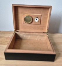 Kleiner Humidor - Reise Humidor mit Magrometer, 24 X 18 X 8,5 cm