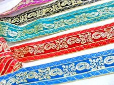 Samt-Borte mit Pailletten