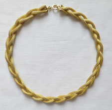 Ungewöhnliche Kette aus drei