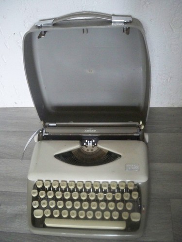 Triumph adler nostalgie - -,