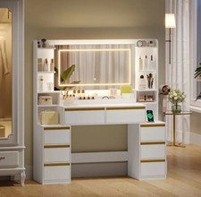 Geräumiger Schminktisch