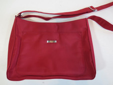 praktische Handtasche