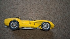 Modellauto von Burago, Ferrari 250 Testa Rossa von 1957 in 1:18