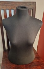 Torso Büste weiblich Schaufensterpuppe Schneiderpuppe Deko Frau schwarzer Stoff