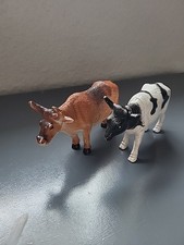 2 Tier Spielfiguren Eine Kuh