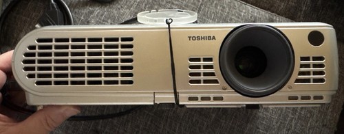Toshiba beamer tlp s10 - toshiba,