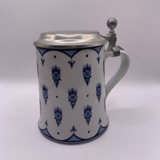 Porzellan Bierkrug mit Zinndeckel Dr. Merkle Aalen Handarbeit – Dekor Blau Weiß