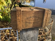 Antike Weinkiste Weingut