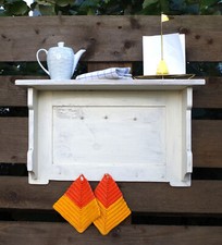 Hängeregal aus Holz weiß gestrichen im Shabby Chic Stil Vintage