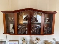 Highboard, sehr gut erhalten, edle Qualität, echt Nussbaum furniert