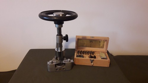 Gehäuseöffner presstock - gehäuseöffner,