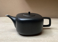 Teekanne Porzellan schwarz mit Siebeinsatz ca. 1,6L ASA Selection neuwertig.