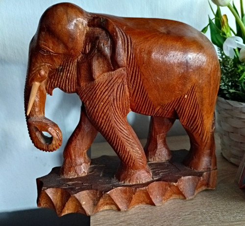 Handgeschnitzte holz - handgeschnitzte,