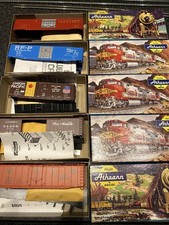 5 x Athearn H0 US-Boxcars