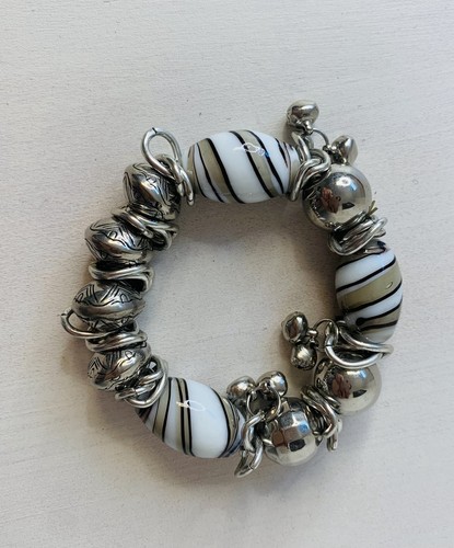 Elastic bracelet with - an,