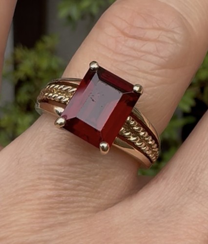 Gold granat ring - 9, kt