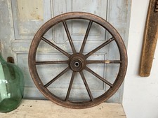 C0281 Massives, altes Wagenrad