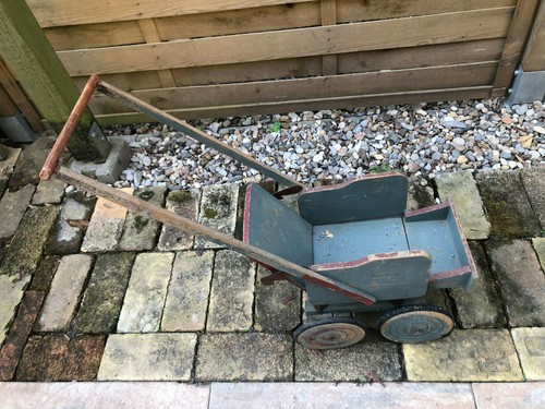 Antiker holzpuppenwagen - antiker,