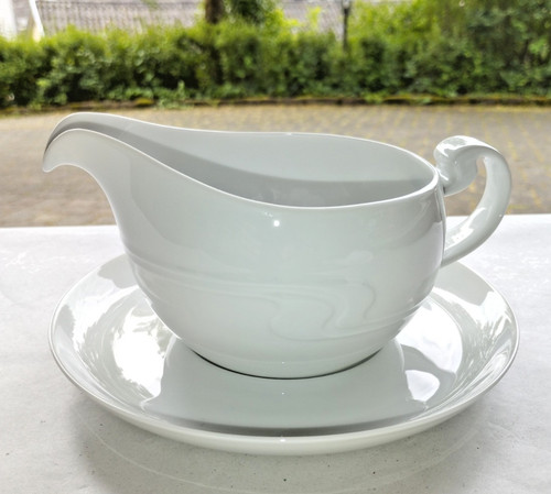 Große sauciere mit - große,