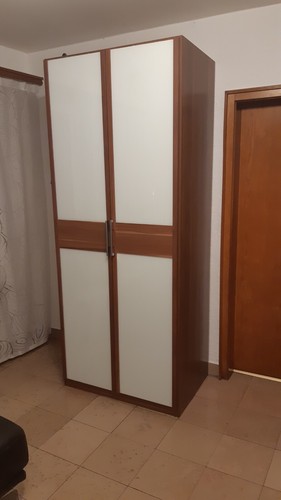 Garderobenschrank und