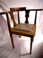 Beeindruckender Armlehnstuhl